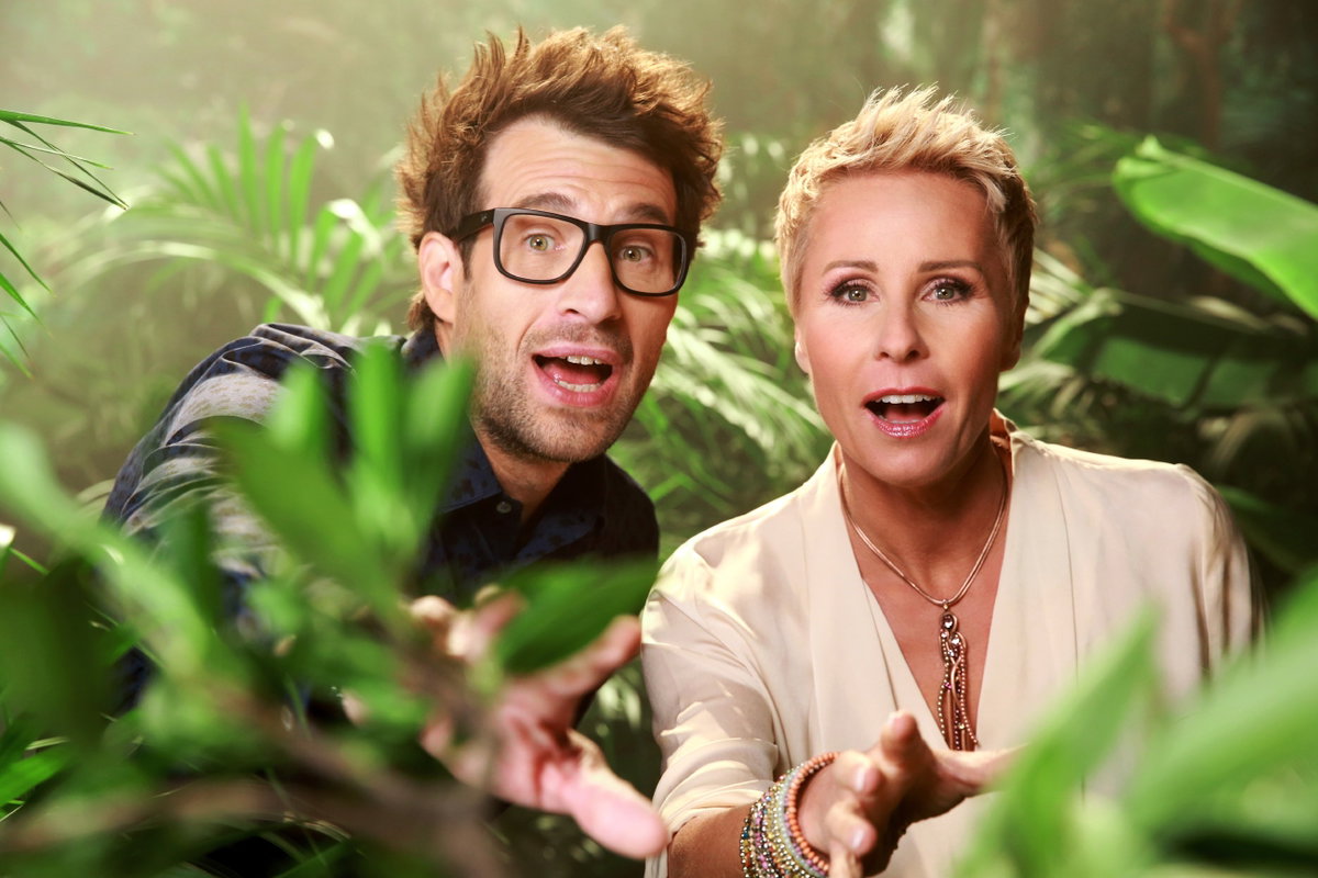 Sonja Zietlow mit Daniel Hartwich im Dschungelcamp