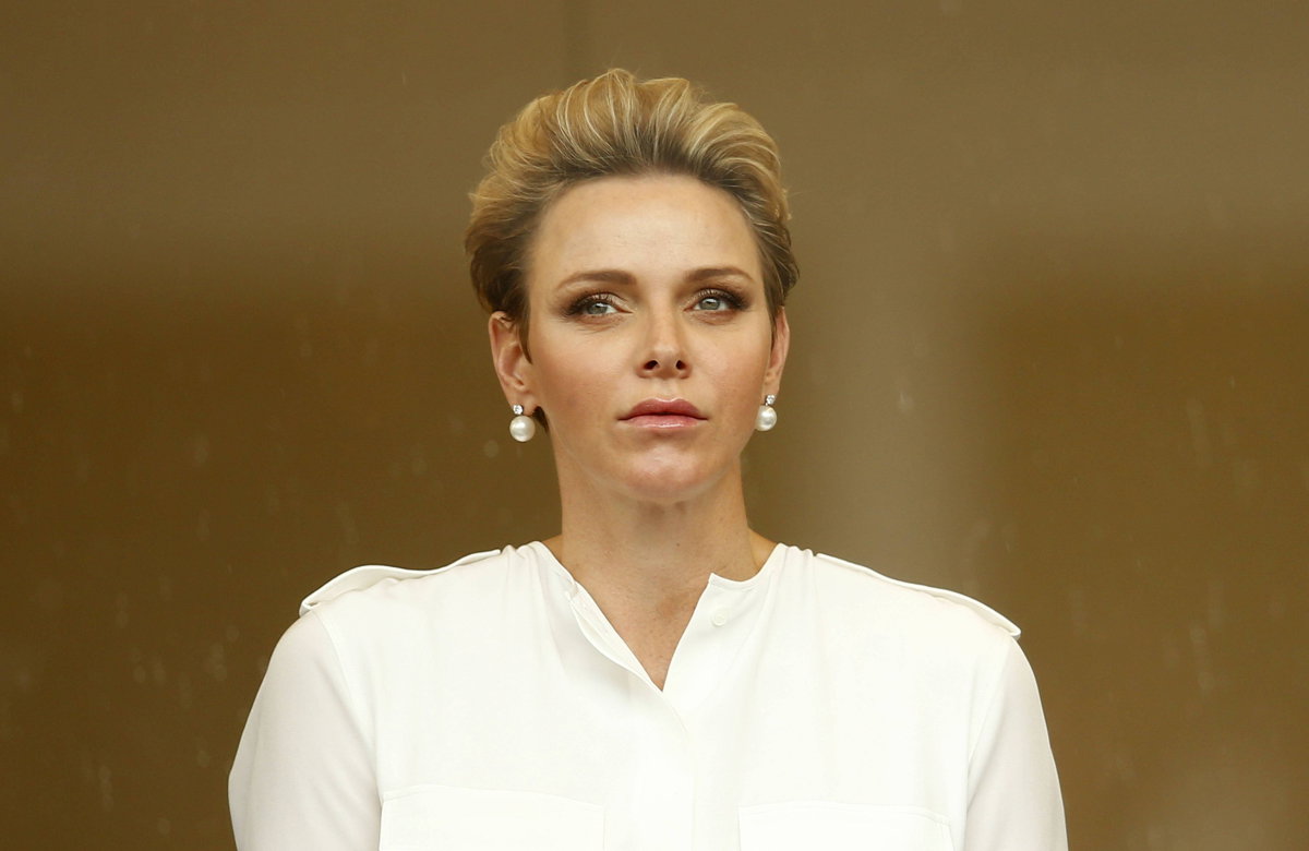 Charlène von Monaco guckt ernst