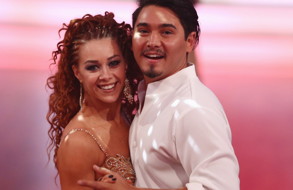 Oana Nechiti und Erich Klann Arm in Arm bei "Let's Dance"
