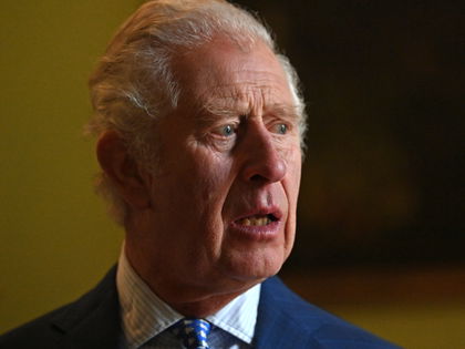 König Charles III.: "Zusammenbruch hinter den Palasttüren"! "Er hatte Panik" 