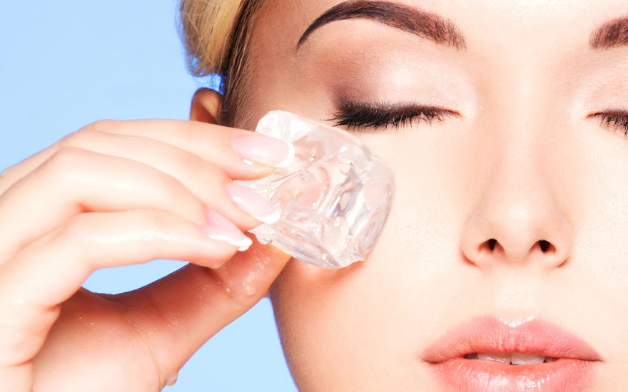 Anti-Aging: Dieses Beauty-Tool bekämpft Falten mit Kälte