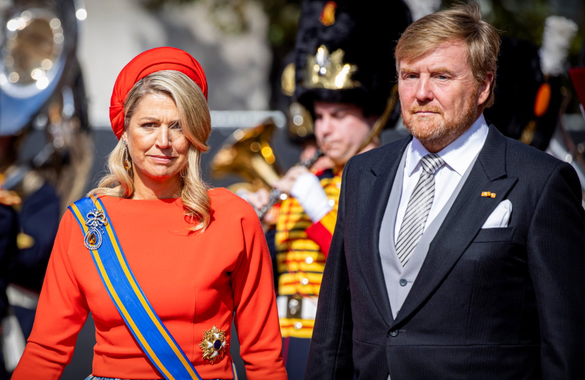 Königin Máxima und König Willem-Alexander schauen ernst