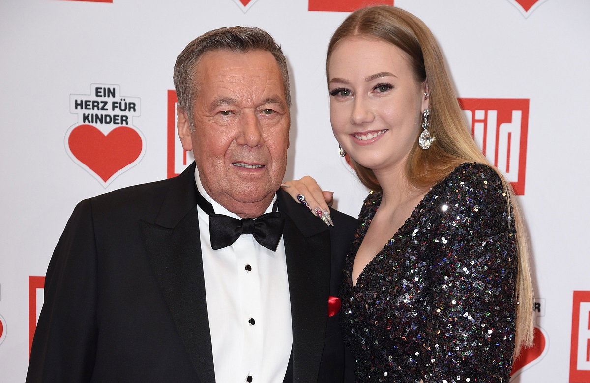 Roland und Annalena Kaiser posieren zusammen