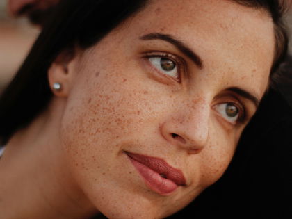 Anti-Aging: Diese Drogerie-Sonnencreme schützt vor Pigmentflecken
