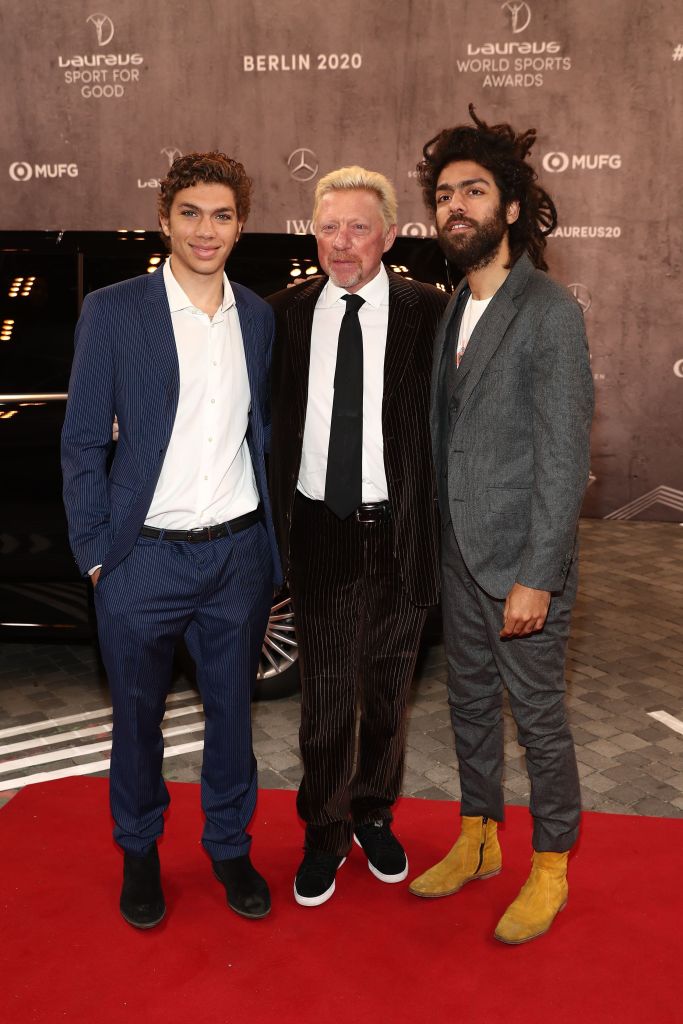 Boris Becker posiert mit seinen Söhnen Elias und Noah