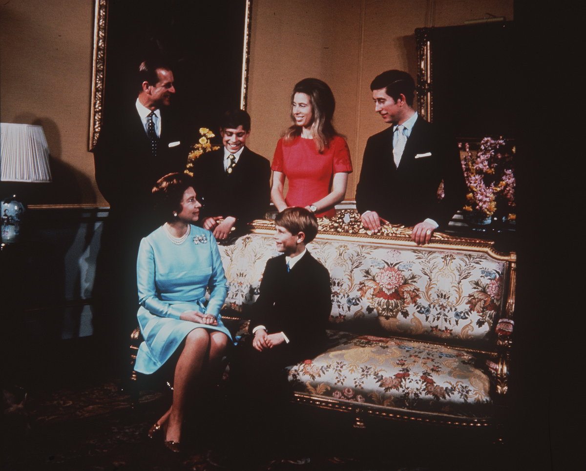 Familienfoto der britischen Königsfamilie: Die Queen, Prinz Philip, Prinz Andrew, Prinzessin Anne, Prinz Edward und König Charles