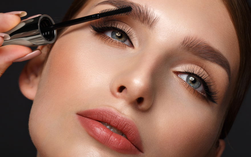 Mascara: Diese 2-Euro-Wimperntusche hält allem stand