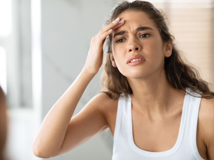 Stirnfalten glätten ohne Botox: Das sind die besten Methoden