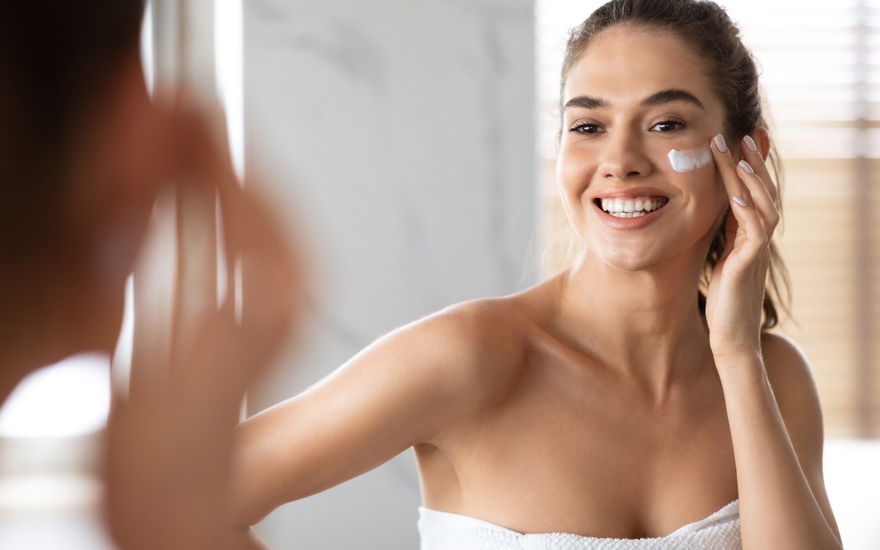 Beste Augencreme aus der Drogerie: Unsere Top 5