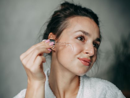 Anti-Aging: Wegen dieser 5 Fehler wirkt dein Serum nicht