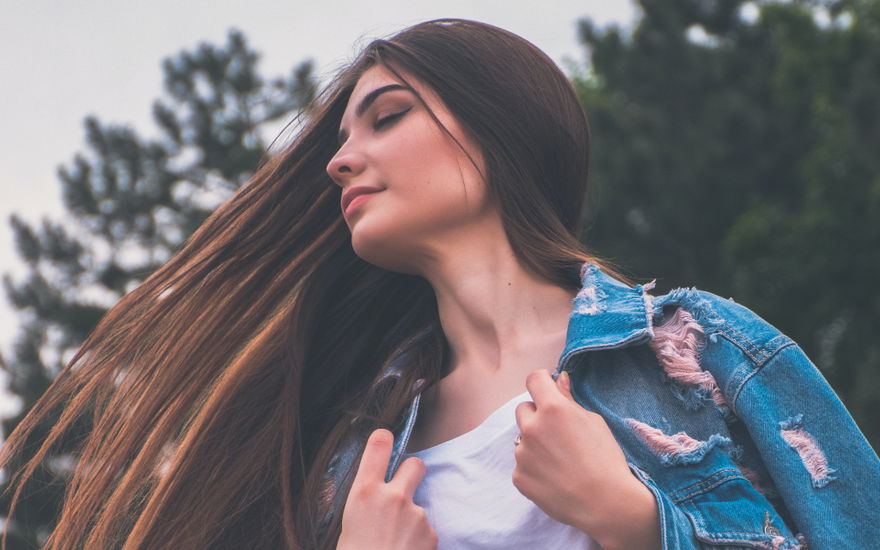 Sofort glänzendes Haar: Serum pflegt und repariert in 30 Sekunden