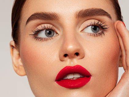 Beauty-Trend 2023: DIESES vegane Wimpernserum ist das beste für schnelles Wachstum