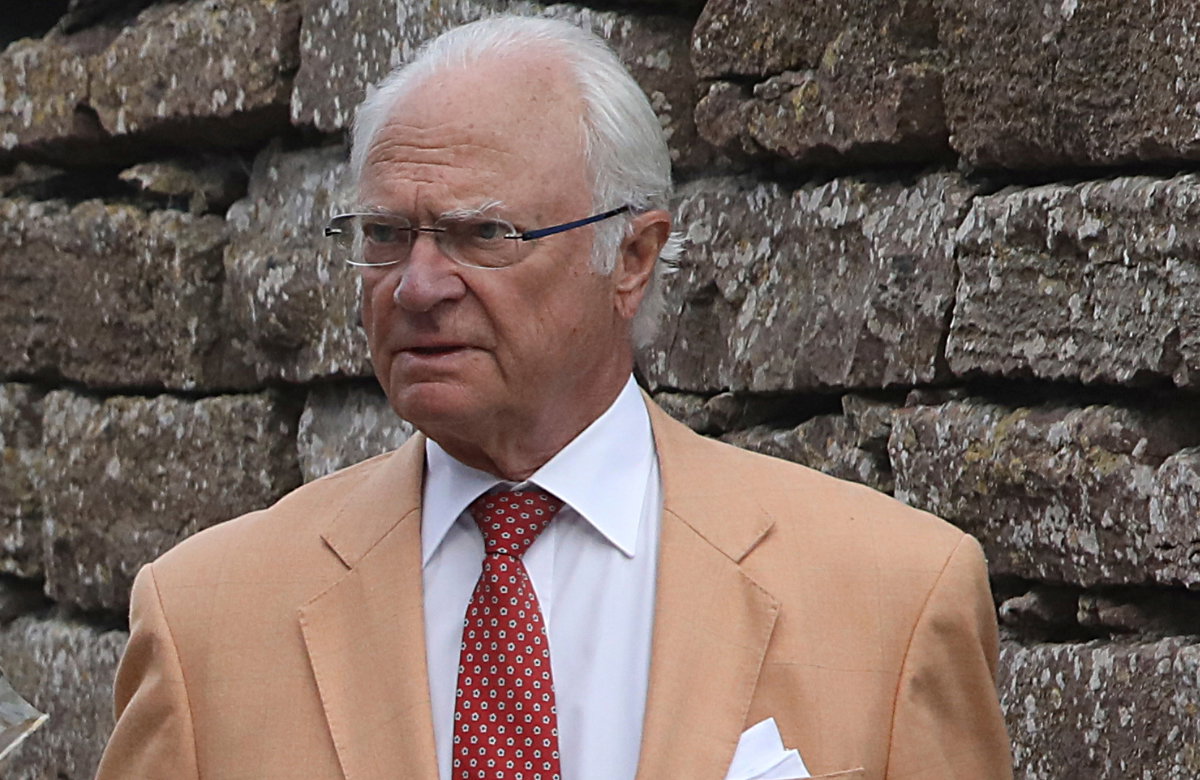 König Carl Gustaf schaut ernst