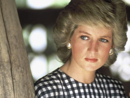 Prinzessin Diana (†36): Schockierende Enthüllung! "Sie hat sie die Treppe runtergestoßen"