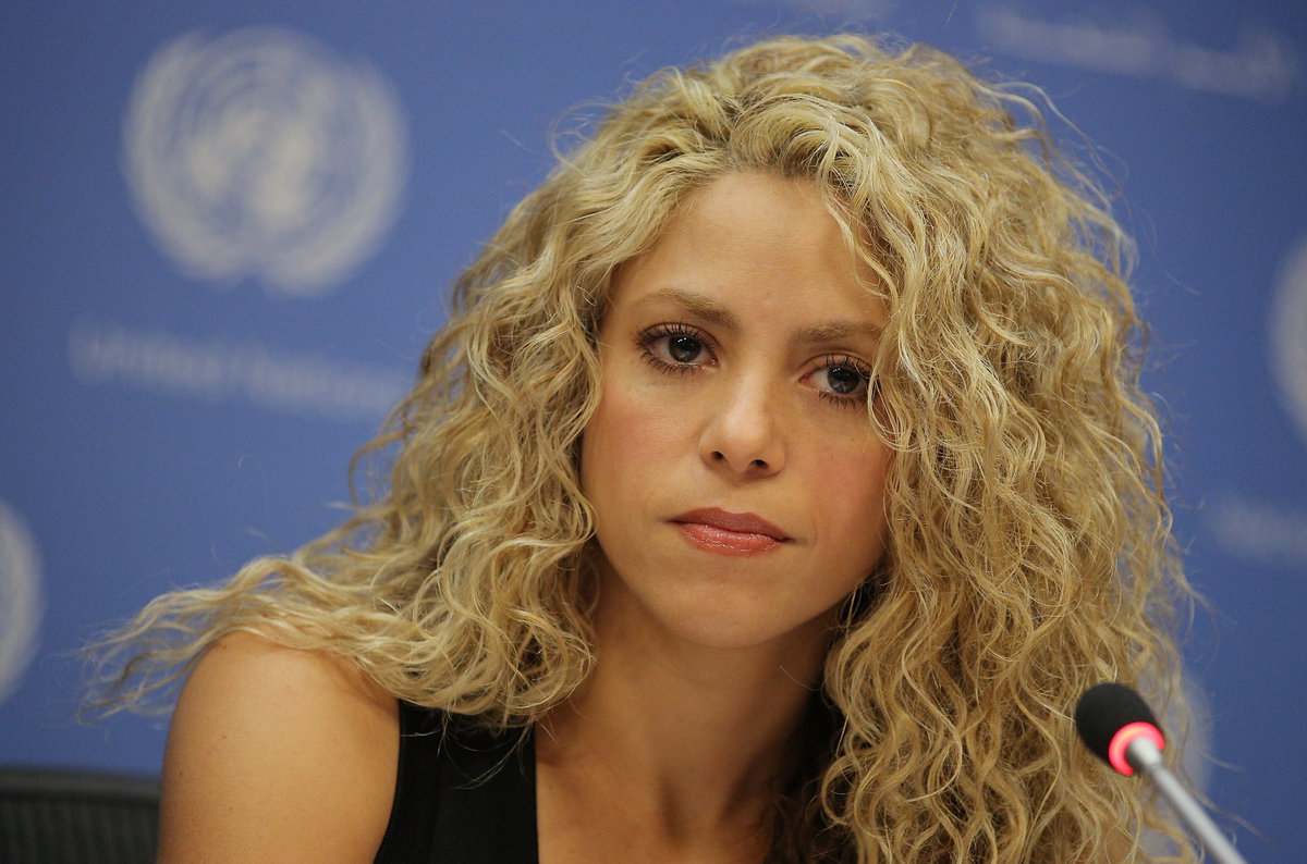 Shakira schaut traurig