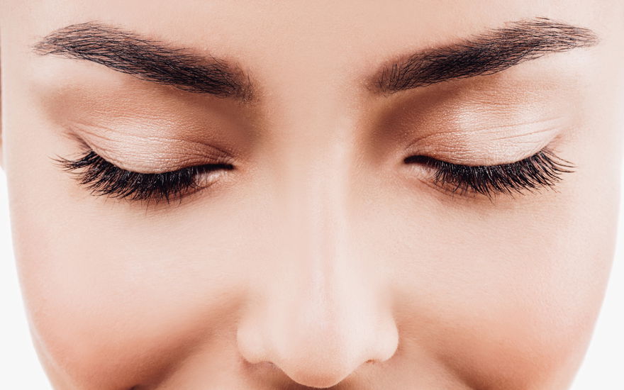 Beauty-Trend 2022: Diese Maske zaubert dir über Nacht echte Traumwimpern 