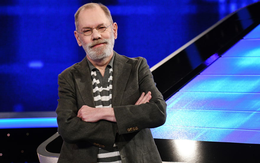 Klaus Otto Nagorsnik mit verschränkten Armen