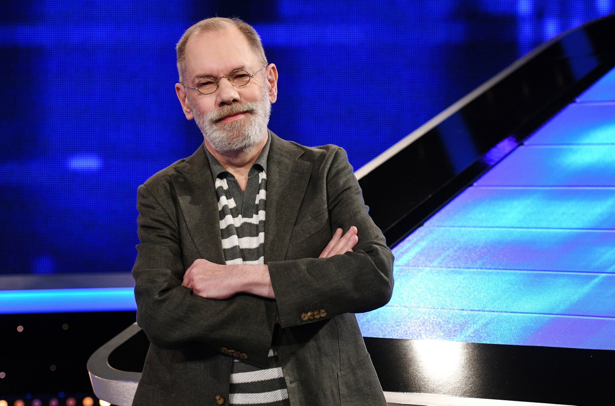 Klaus Otto Nagorsnik mit verschränkten Armen
