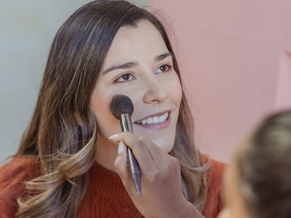 Make-up: Dieses vegane Drogerie-Puder wirkt wie ein Weichzeichner
