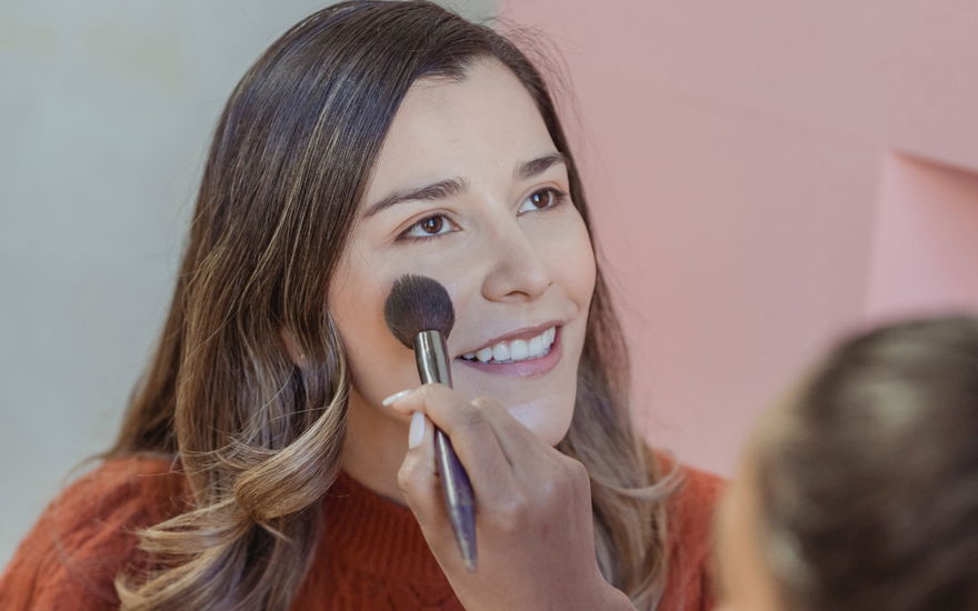 Make-up: Dieses vegane Drogerie-Puder wirkt wie ein Weichzeichner