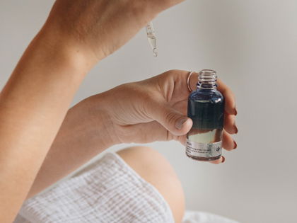 Anti-Aging: DIESES Serum entfernt Falten und Pickel über Nacht