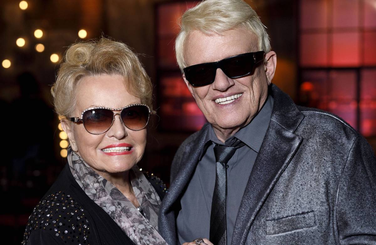 Heino und Ehefrau Hannelore lächeln in die Kamera.