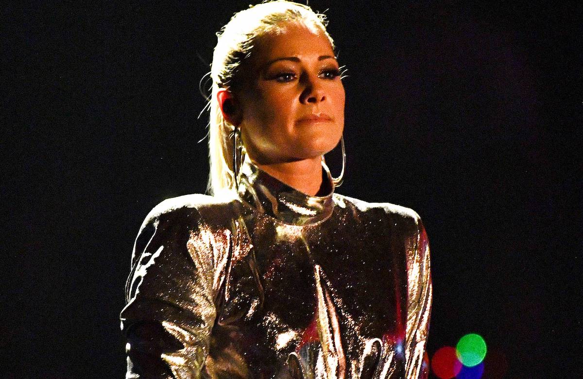 Helene Fischer guckt ernst