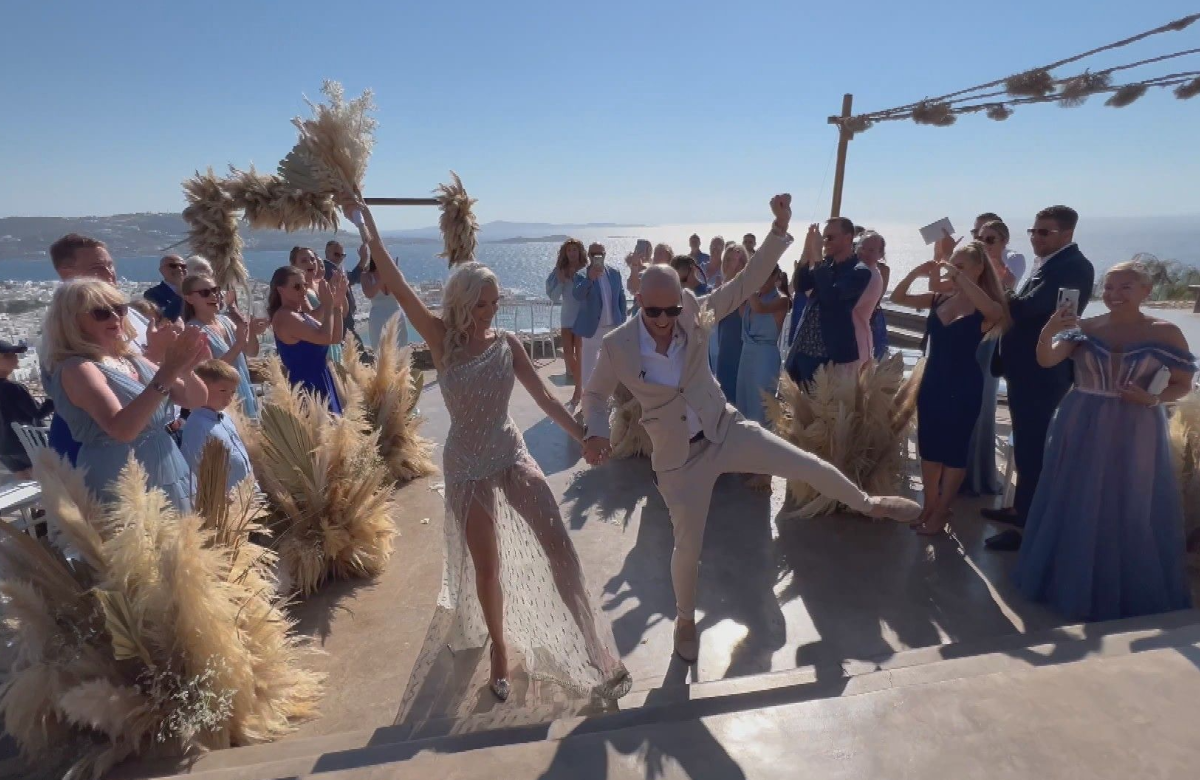 Oksana und Daniel Kolenitchenko bei ihrer zweiten Hochzeit auf Mykonos