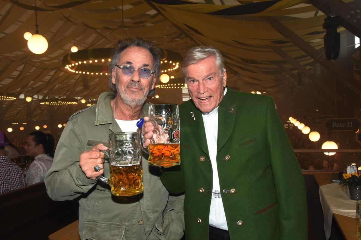 Stars auf dem Münchner Oktoberfest 2022: Hugo Egon Balder & Jochen Busse
