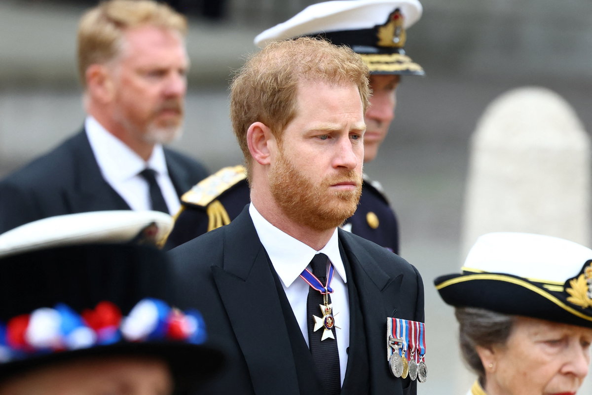 Prinz Harry traurig bei der Beerdigung der Queen am 19. September 2022