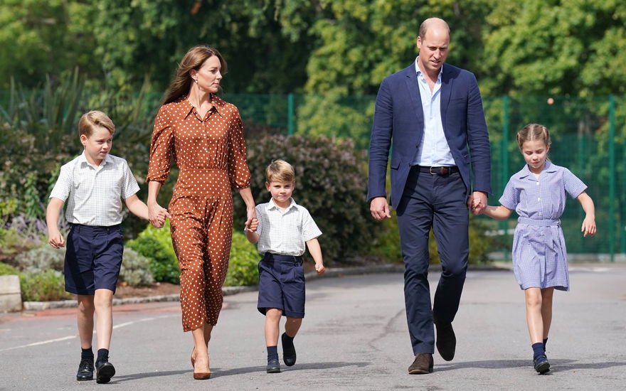 Prinz Louis' erster Schultag: Kate, William, George und Charlotte begleiten ihn