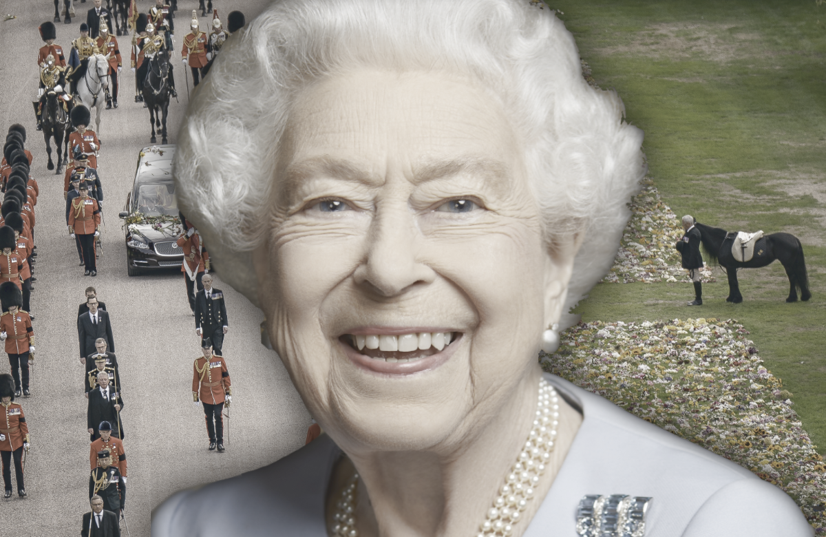 Queen Elizabeth II. lacht - im Hintergrund ein letzter Gruß ihres Lieblingsponys Emma auf dem Long Walk in Windsor am Tag der Trauerfeier
