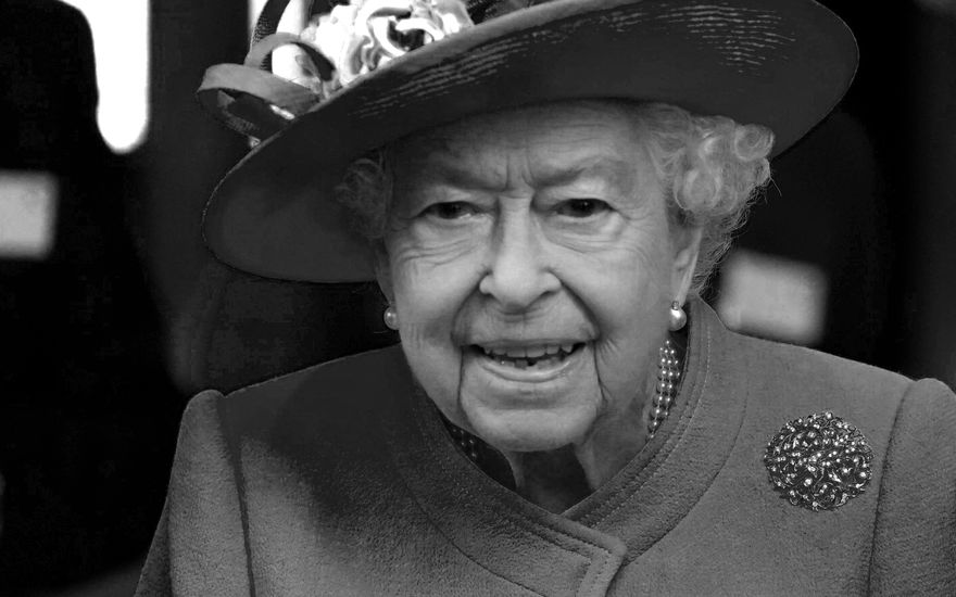 Queen Elizabeth II. in Schwarz-Weiß