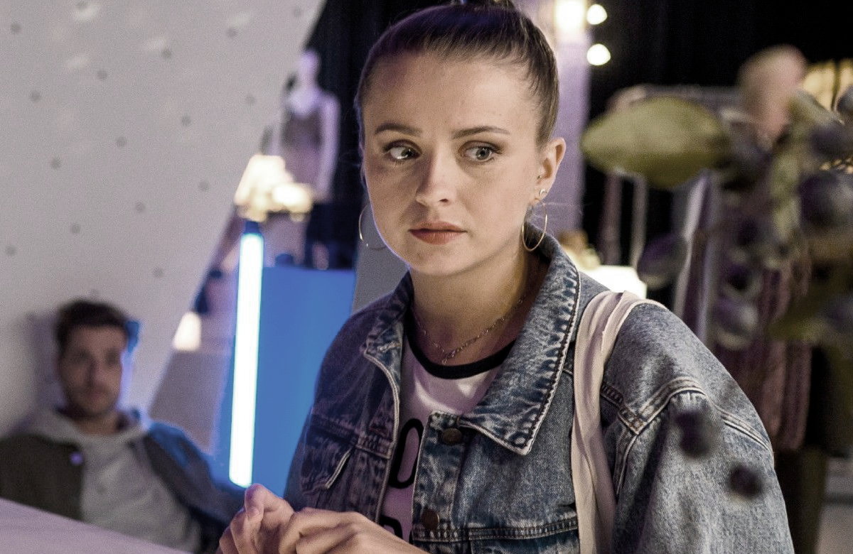 Lucie guckt bei "Alles was zählt" geschockt