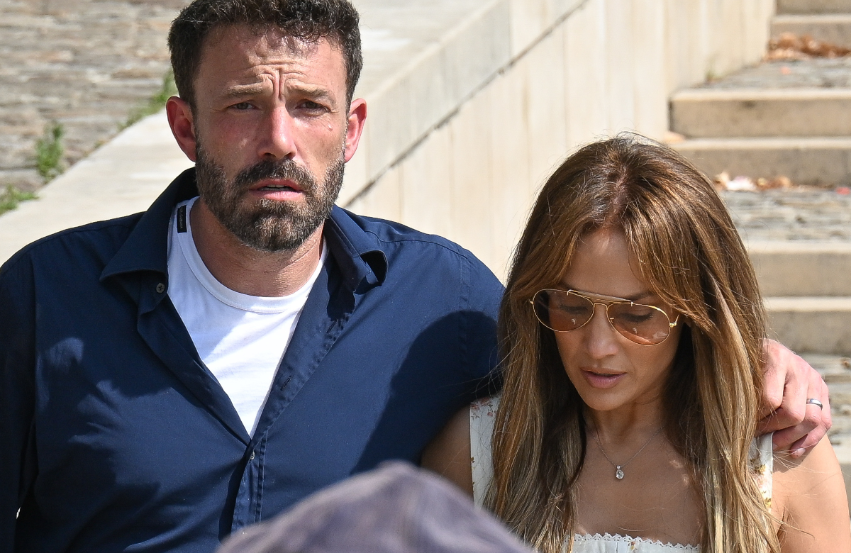 Ben Affleck und Jennifer Lopez schauen ernst