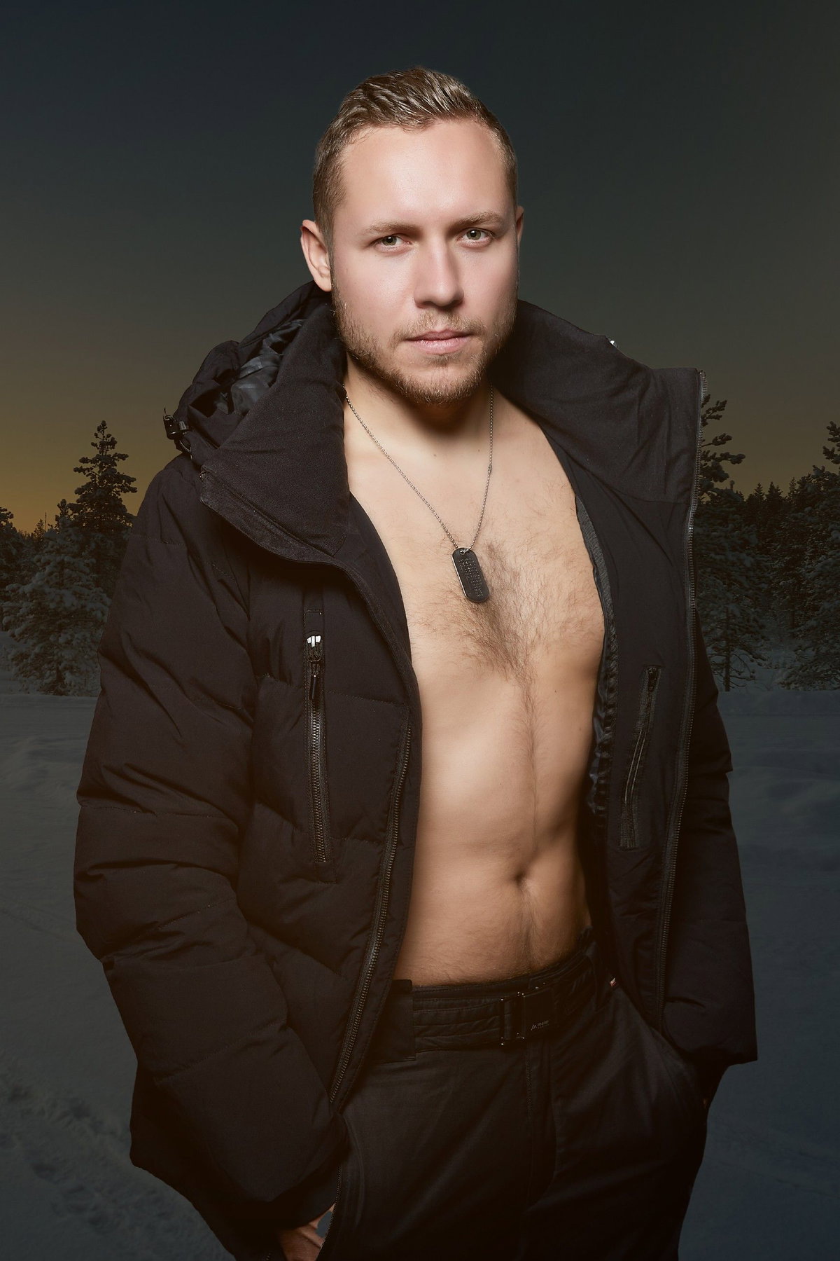 Patrick Romer oberkörperfrei für die "Couple Challenge"