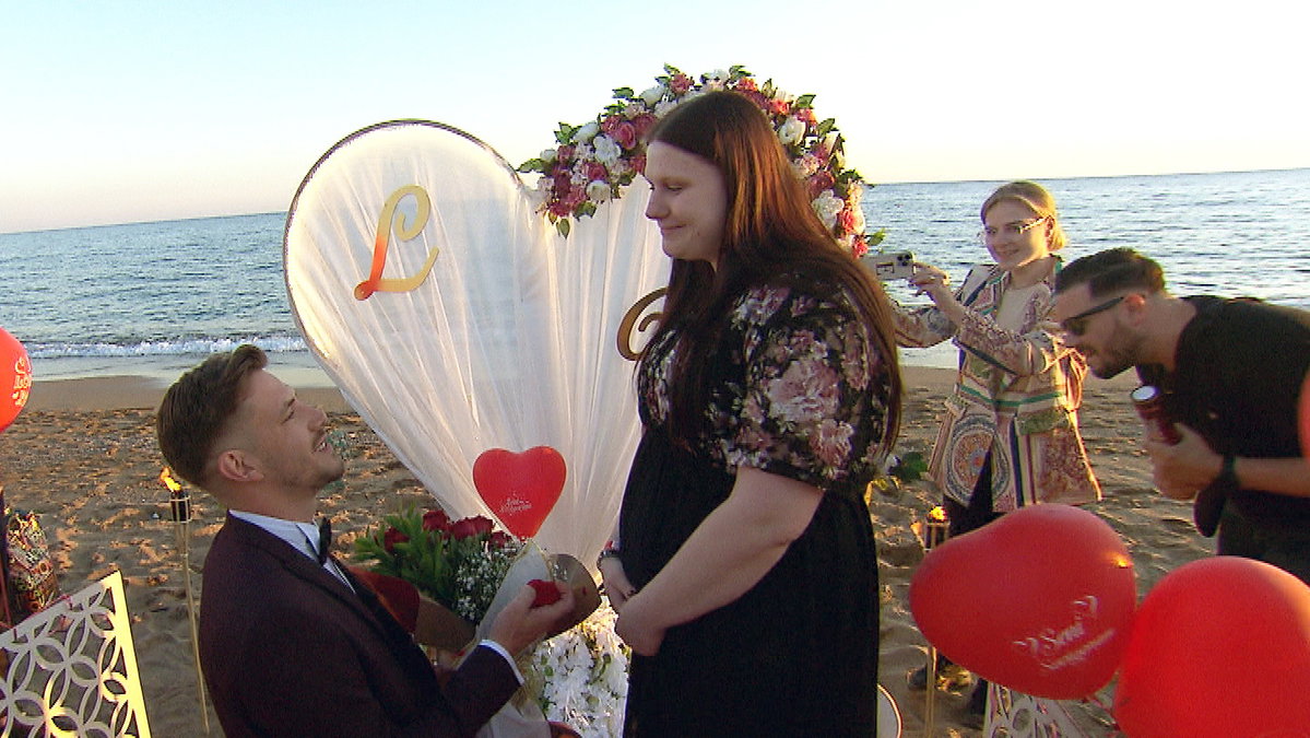 Die Wollnys: Tim macht Lavinia einen romantischen Heiratsantrag am Strand