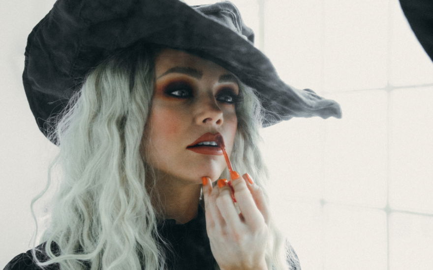 Hexe schminken: Genialer Make-up-Look für groß und klein