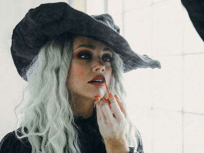 Hexe schminken: Genialer Make-up-Look für groß und klein