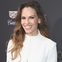 Baby Nummer drei mit 52 Jahren: Das steckt hinter Hilary Swanks spätem Mama-Glück