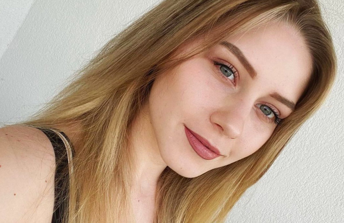 Loredana Wollny lächelt