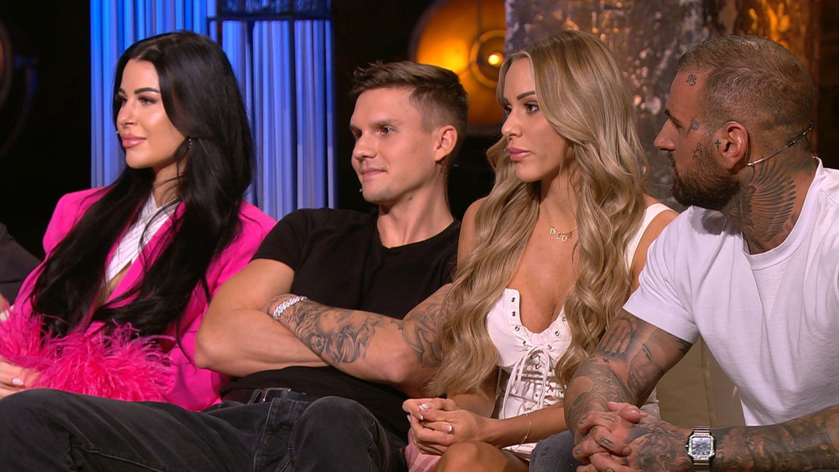 "Sommerhaus der Stars" 2022: Das große Wiedersehen - Lisa und Marcel, Vanessa und Diogo (v.l.)