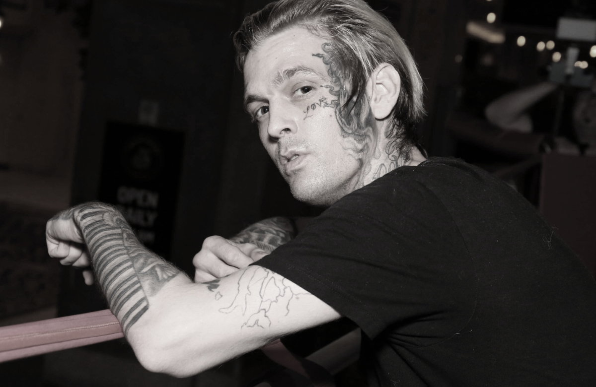 Aaron Carter von der Seite