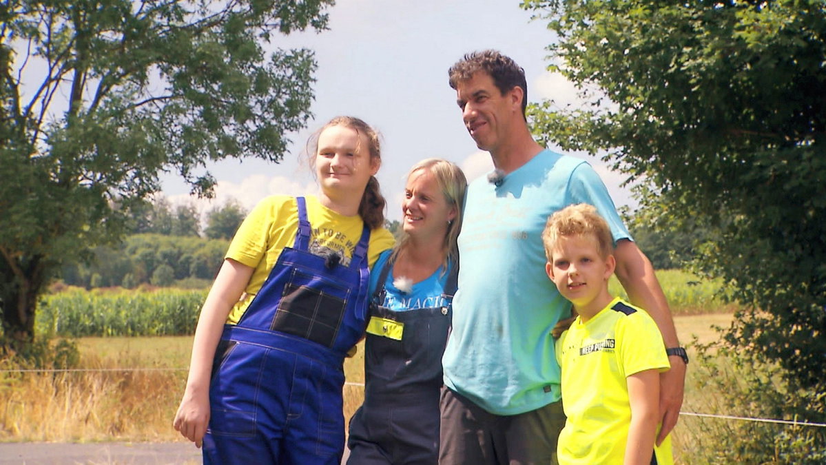"Bauer sucht Frau" 2022 - Folge 10 - Jörg und Patricia mit den Söhnen