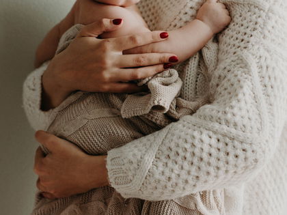 Retinol in der Stillzeit: Schaden Cremes und Seren mit Vitamin A deinem Baby?