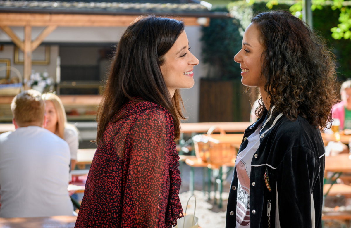 "Sturm der Liebe" Vanessa und Carolin schauen verliebt