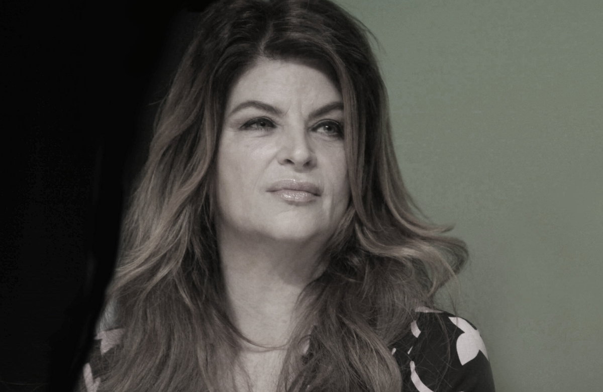 Kirstie Alley guckt nachdenklich