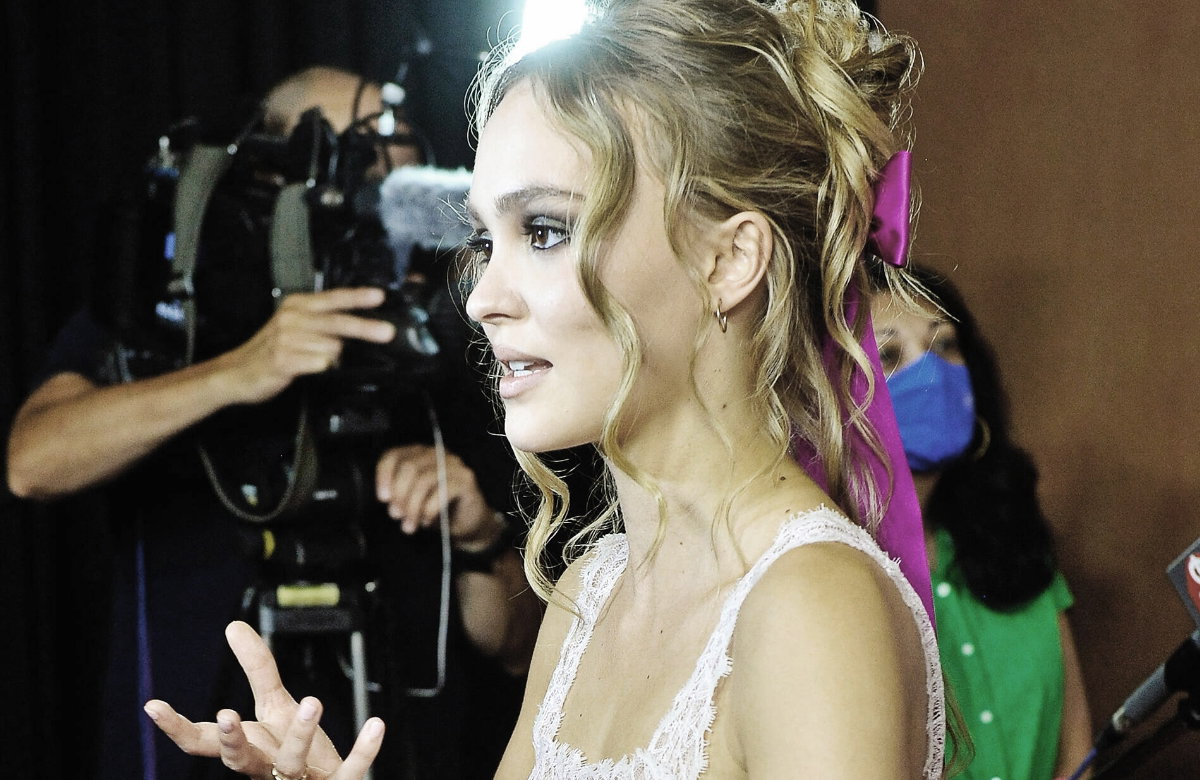 Lily-Rose Depp von der Seite
