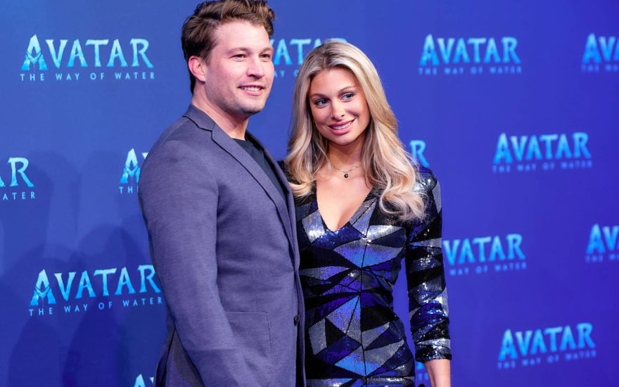 Raúl Richter und Freundin Vanessa posieren zusammen