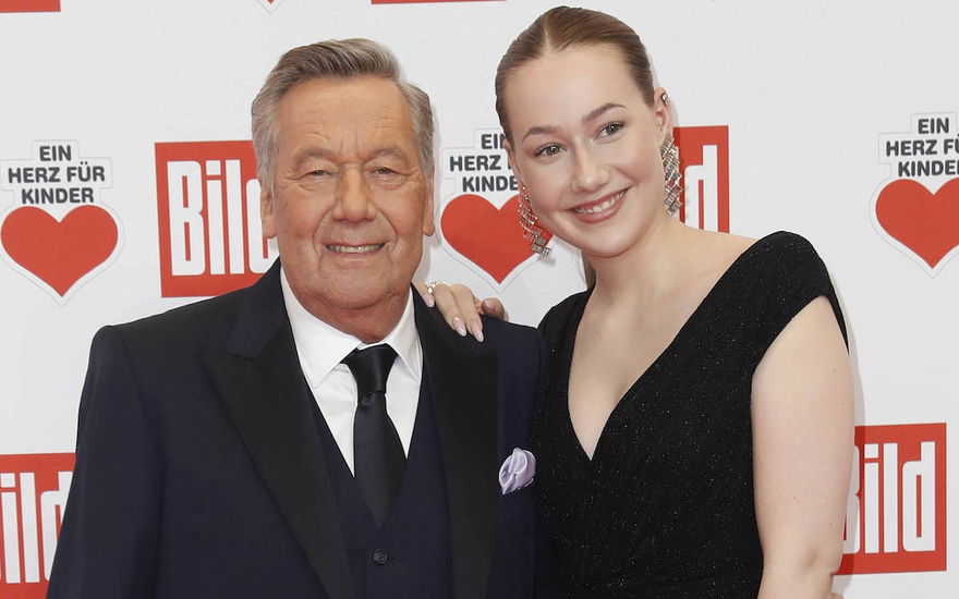 Roland Kaiser und Annalena Keiler bei der Ein Herz für Kinder-Gala 2022